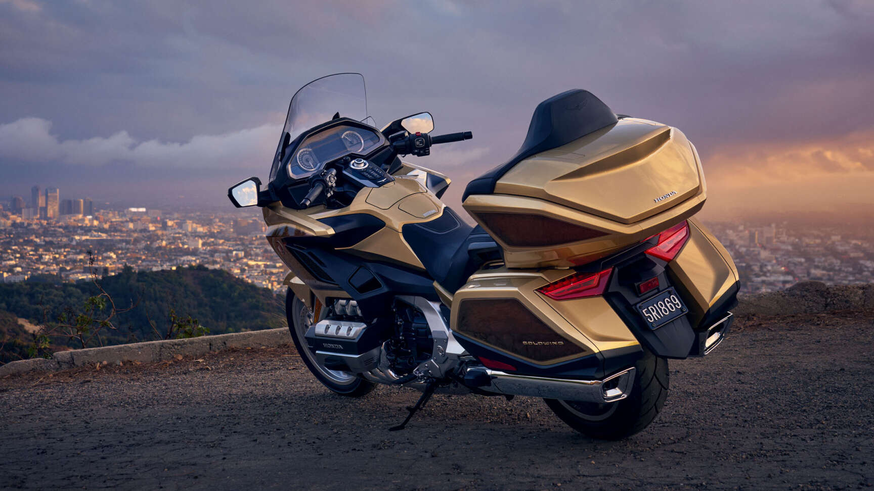 GL1800 Gold Wing Tour