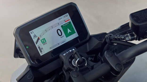 Új, színes 5 colos TFT-kijelző, hogy ne maradjon le semmiről